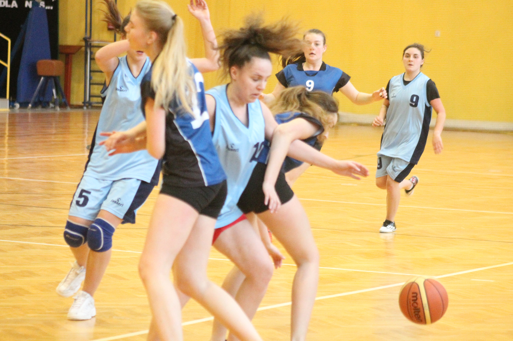 Trzy zespoły walczyły o mistrzostwo Zobacz zdjęcia