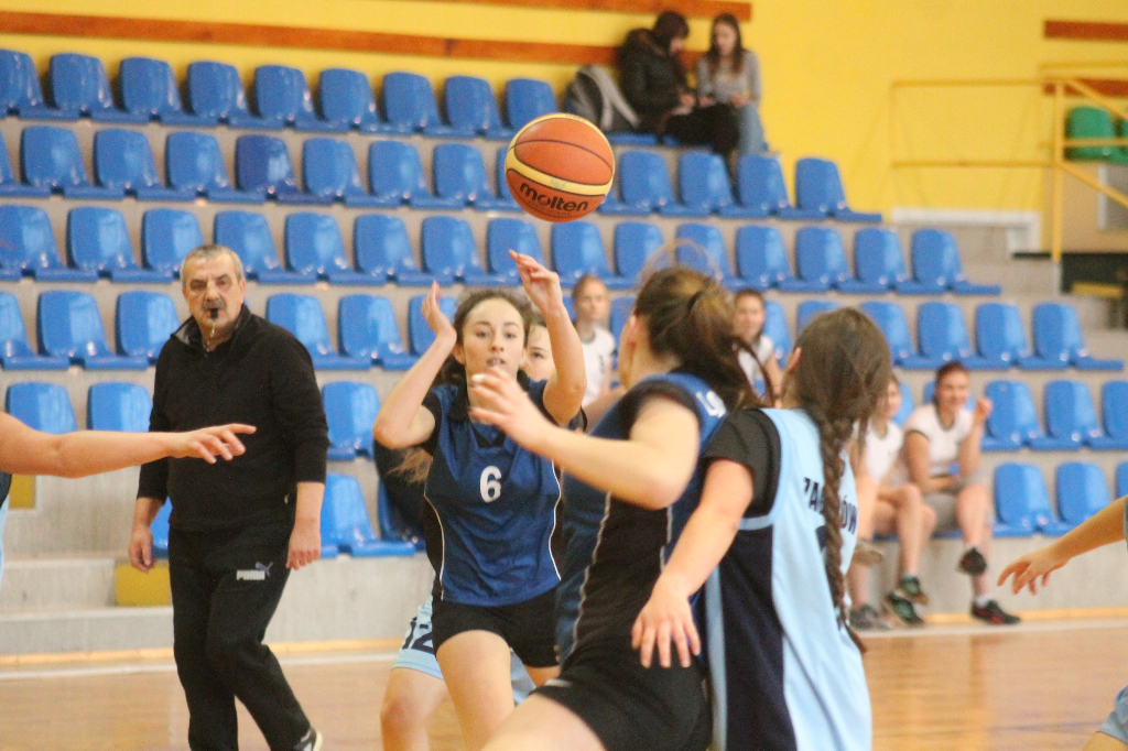 Trzy zespoły walczyły o mistrzostwo Zobacz zdjęcia