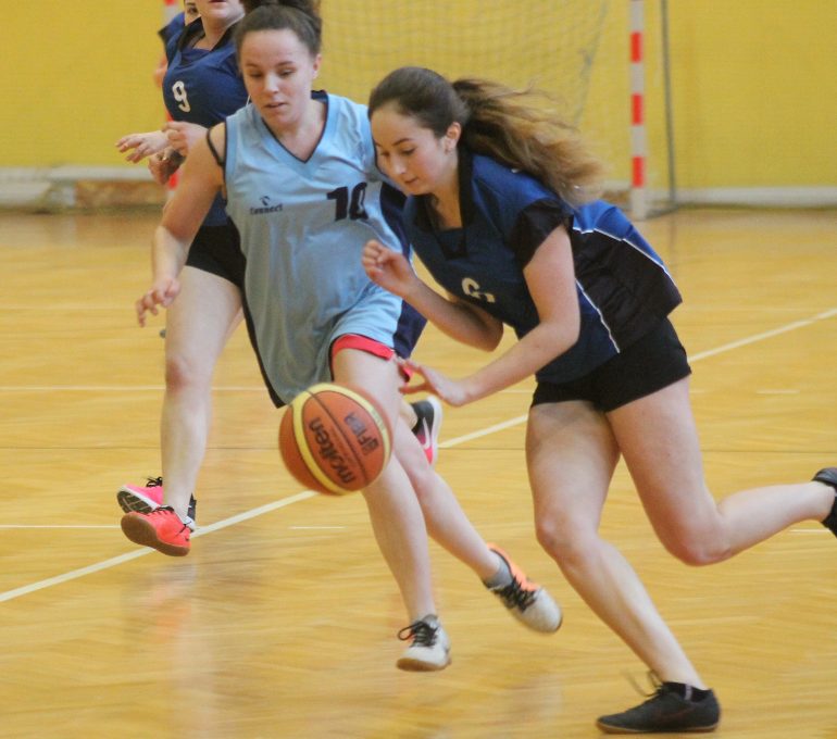 Trzy zespoły walczyły o mistrzostwo Zobacz zdjęcia