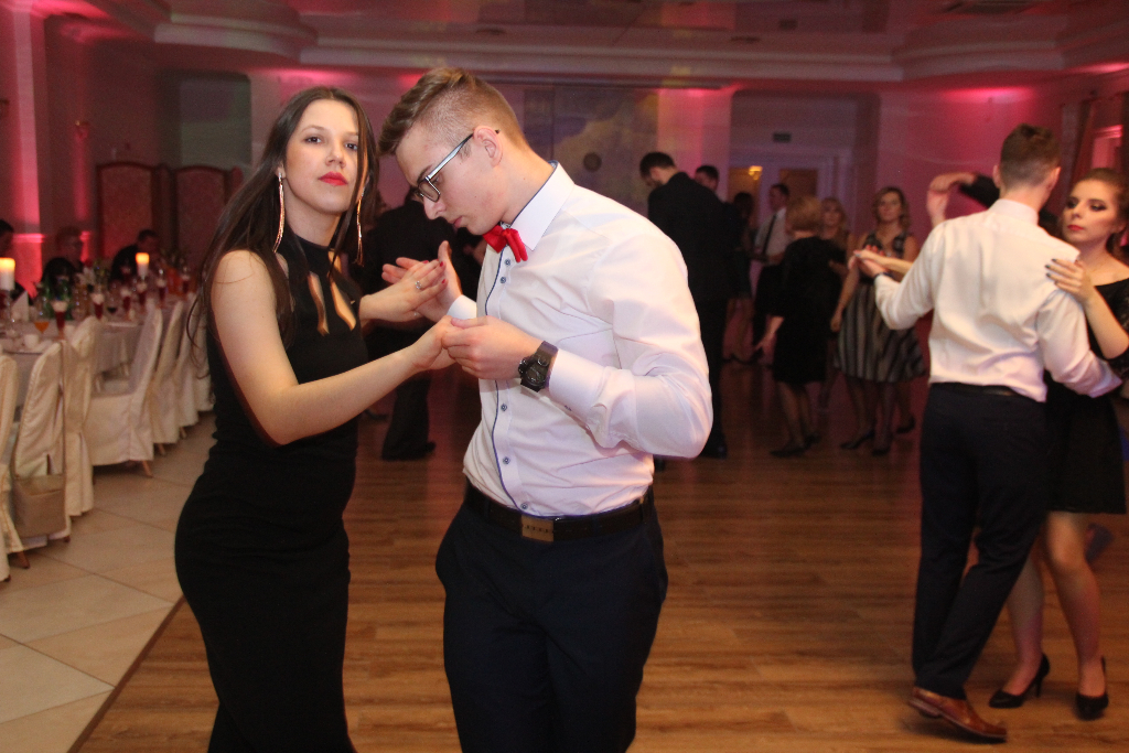 Studniówka Zespołu Szkół Zawodowych ZDJĘCIA