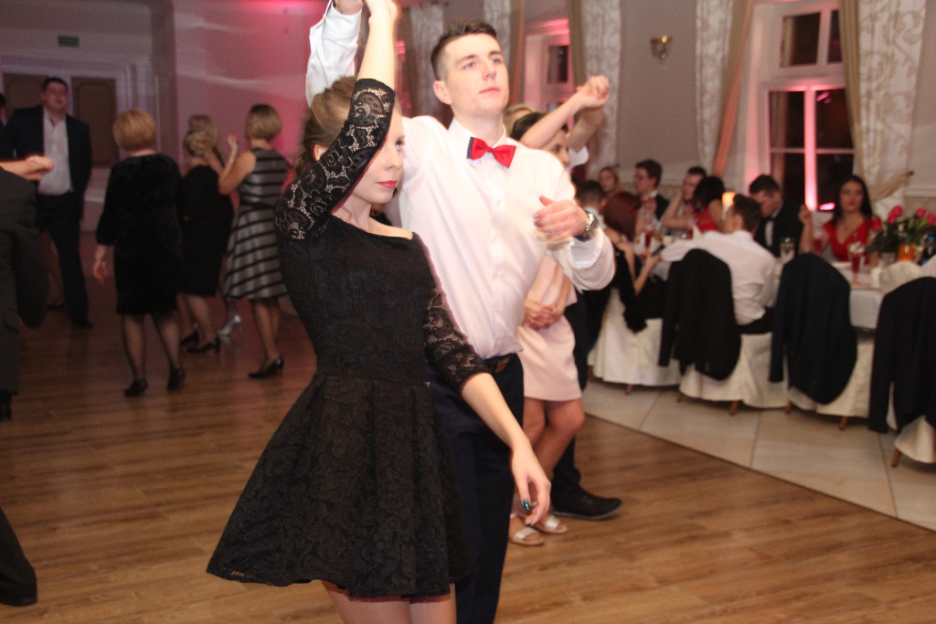 Studniówka Zespołu Szkół Zawodowych ZDJĘCIA