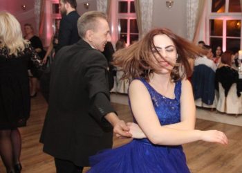 Studniówka Zespołu Szkół Zawodowych ZDJĘCIA