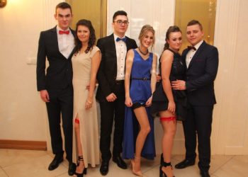 Studniówka Zespołu Szkół Zawodowych ZDJĘCIA