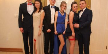 Studniówka Zespołu Szkół Zawodowych ZDJĘCIA