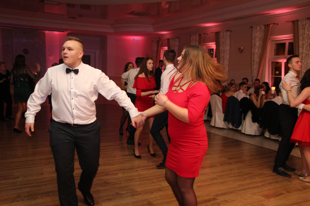 Studniówka Zespołu Szkół Zawodowych ZDJĘCIA