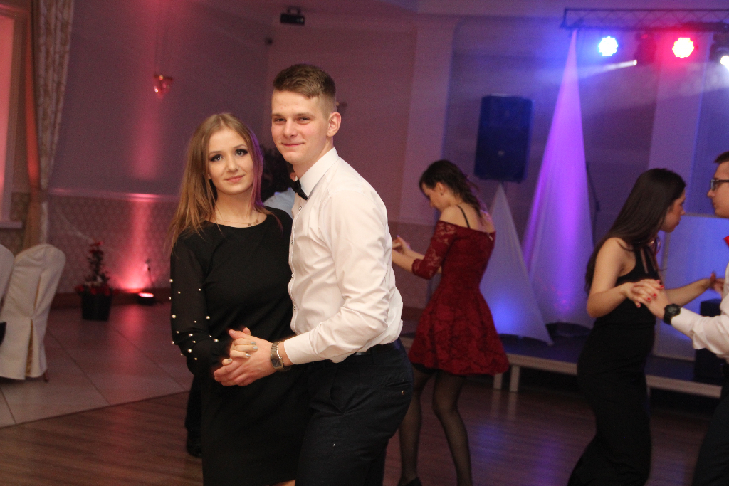 Studniówka Zespołu Szkół Zawodowych ZDJĘCIA