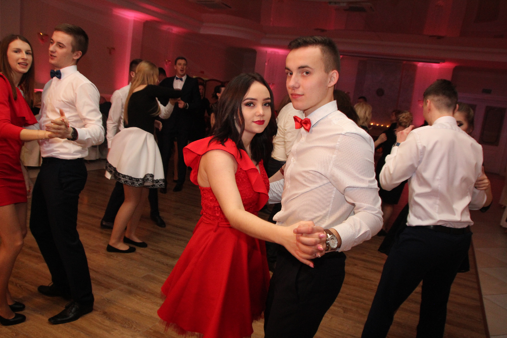 Studniówka Zespołu Szkół Zawodowych ZDJĘCIA