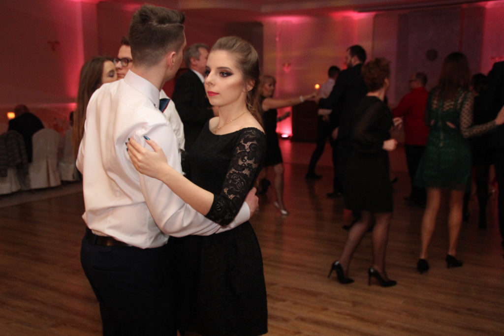 Studniówka Zespołu Szkół Zawodowych ZDJĘCIA