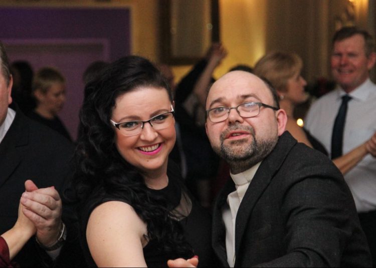 Księża zaprosili do tańca. Zobacz zdjęcia z balu