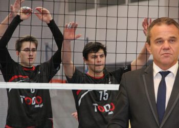 Radnemu brakuje herbu na koszulkach siatkarzy