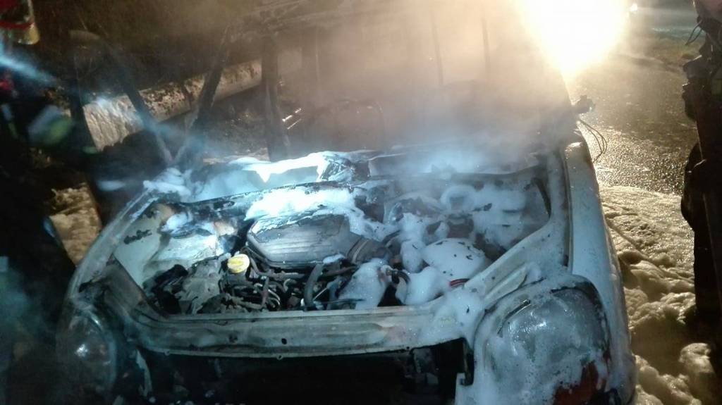 W Żelazkowie spłonął samochód ZDJĘCIA