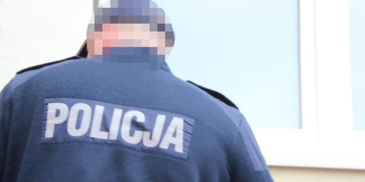Policjanci brutalnie go pobili? Prokurator twierdzi, że tak
