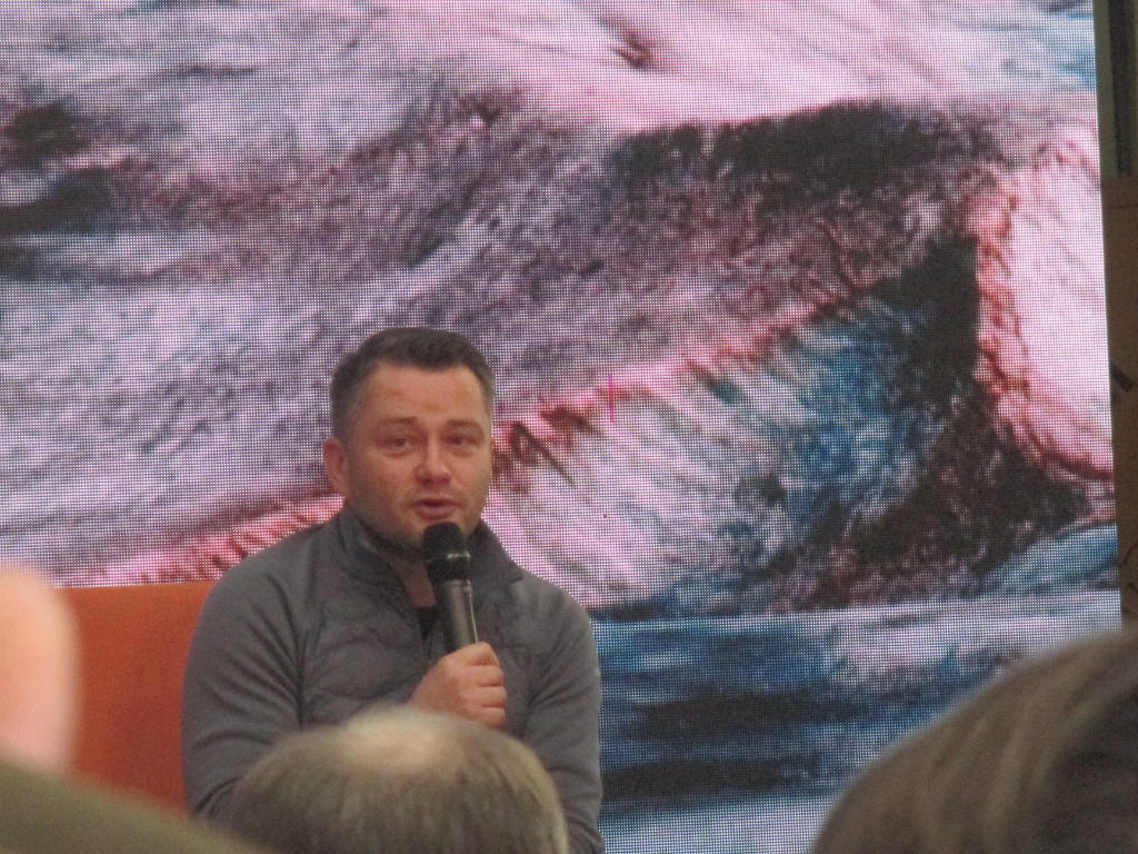 Studenci na Targach Tour Salon