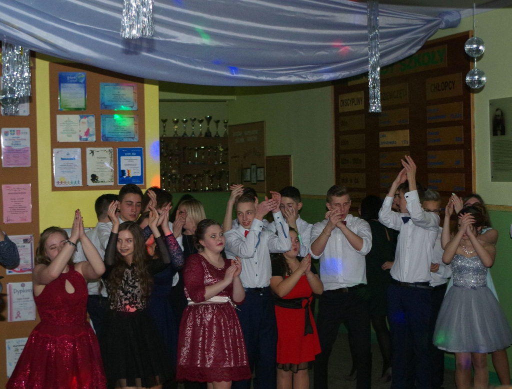 Bal Gimnazjalny w Drążnej. Zobacz zdjęcia