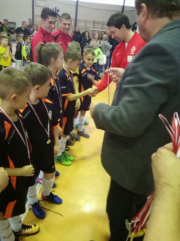 Halowe zmagania piłkarskich adeptów