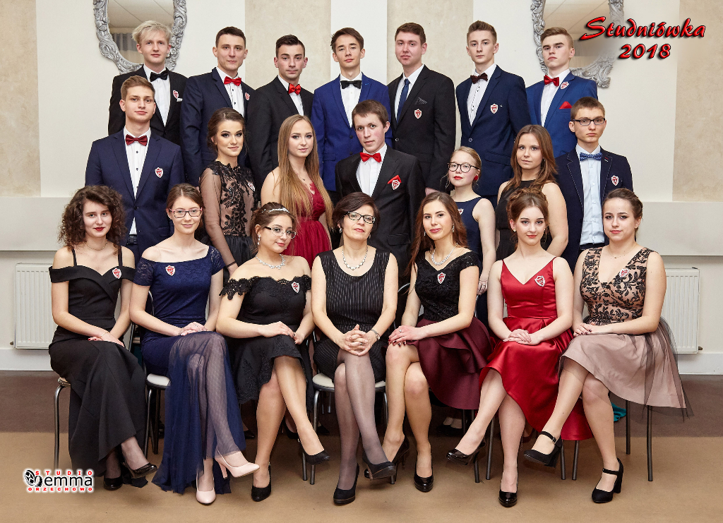 Studniówka Ogólniaka ZDJĘCIA GRUPOWE