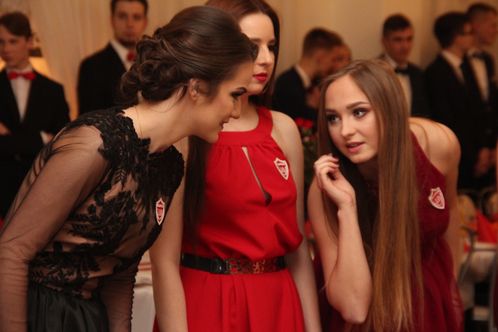 Studniówka Ogólniaka. Zobacz zdjęcia