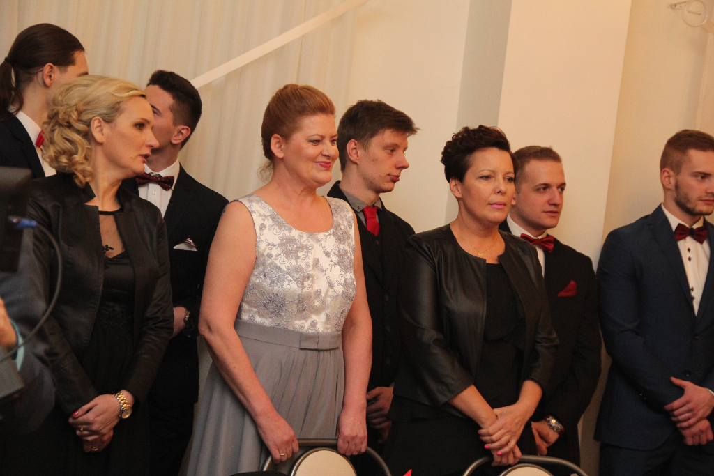 Studniówka Ogólniaka. Zobacz zdjęcia