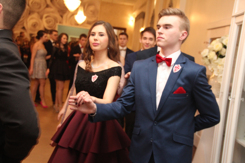 Studniówka Ogólniaka. Zobacz zdjęcia