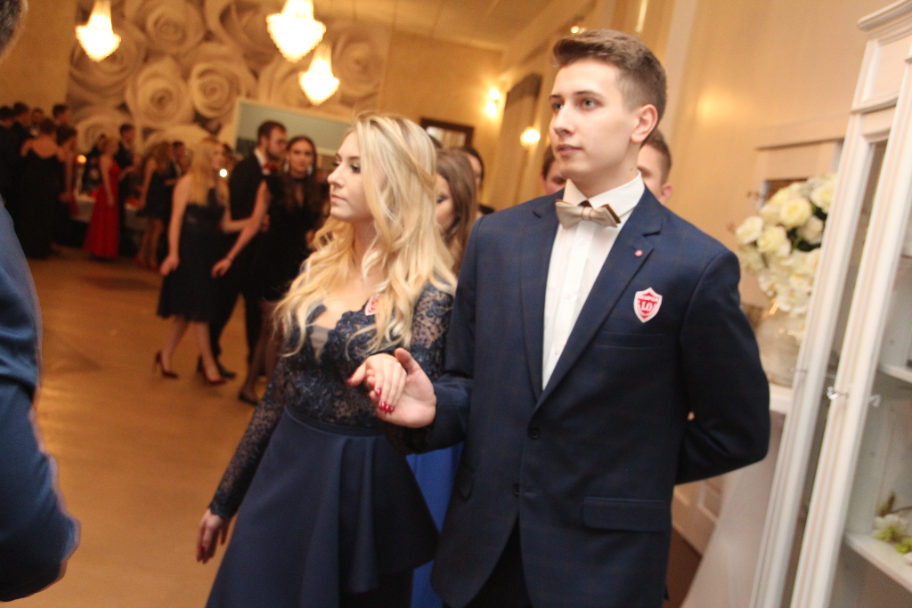 Studniówka Ogólniaka. Zobacz zdjęcia