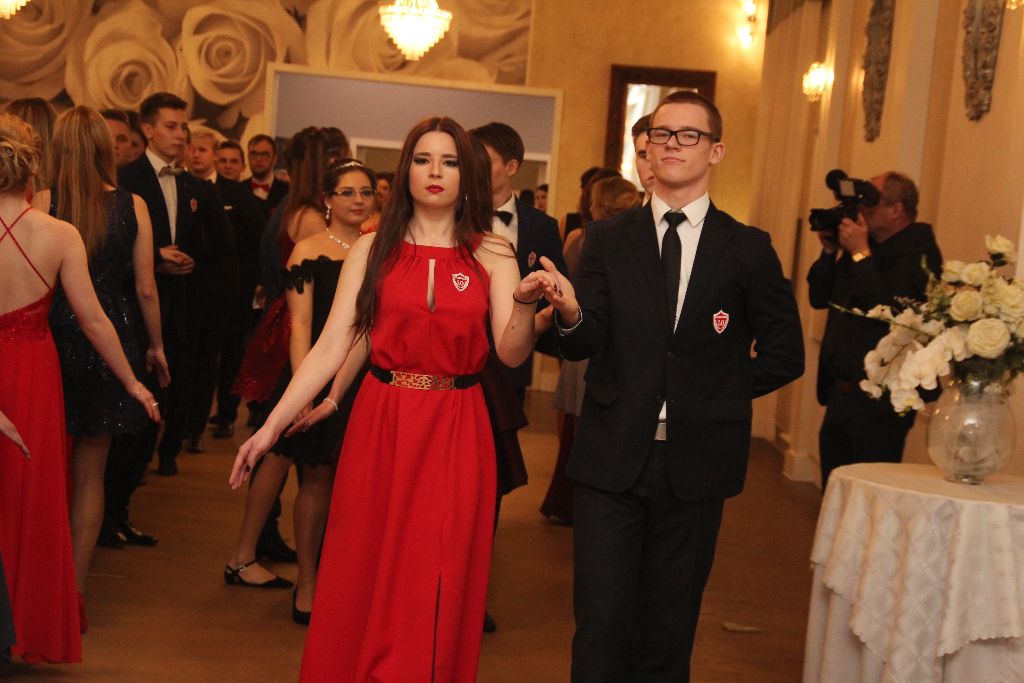 Studniówka Ogólniaka. Zobacz zdjęcia