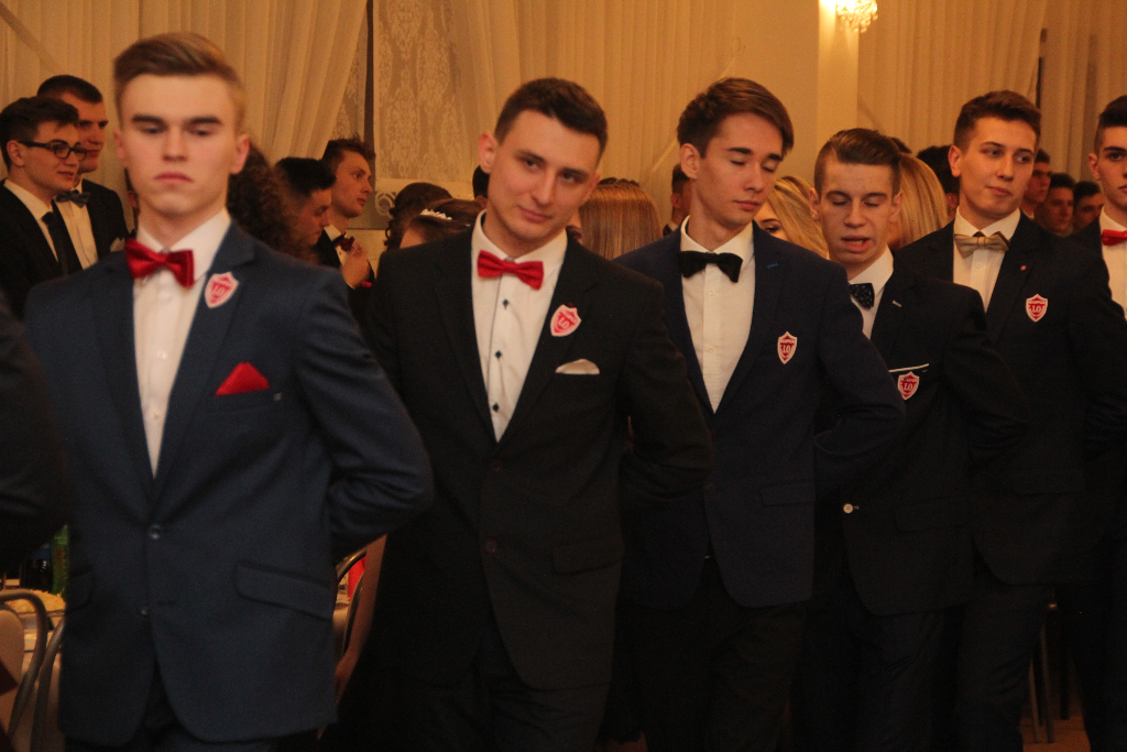 Studniówka Ogólniaka. Zobacz zdjęcia