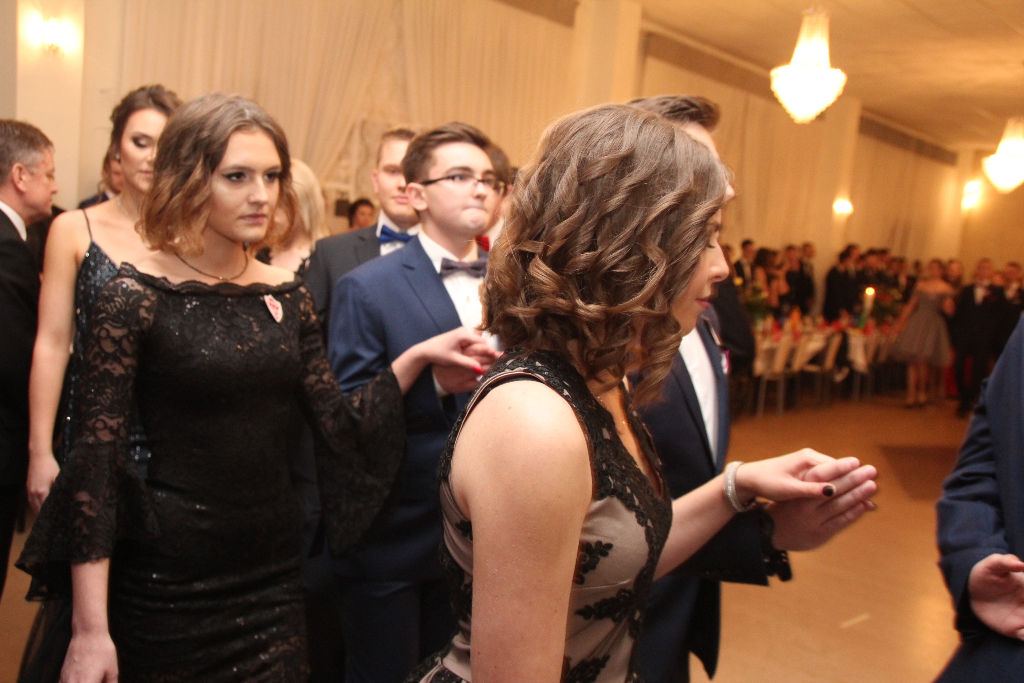 Studniówka Ogólniaka. Zobacz zdjęcia