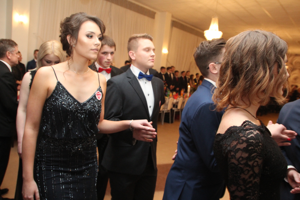 Studniówka Ogólniaka. Zobacz zdjęcia