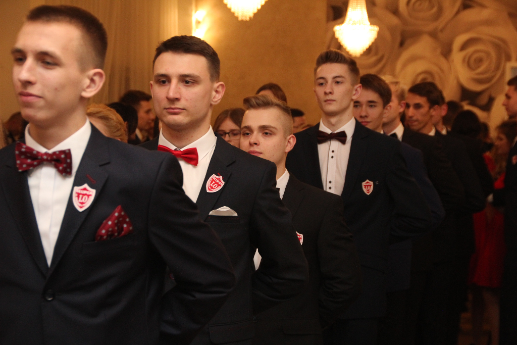 Studniówka Ogólniaka. Zobacz zdjęcia