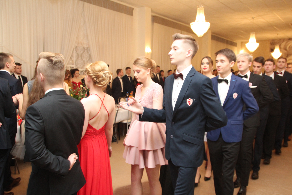 Studniówka Ogólniaka. Zobacz zdjęcia