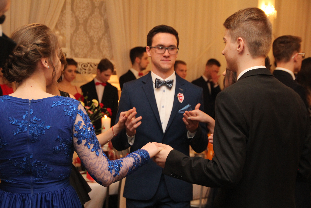 Studniówka Ogólniaka. Zobacz zdjęcia