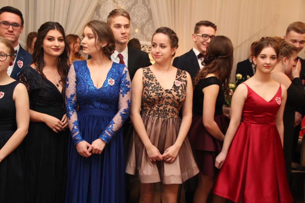 Studniówka Ogólniaka. Zobacz zdjęcia