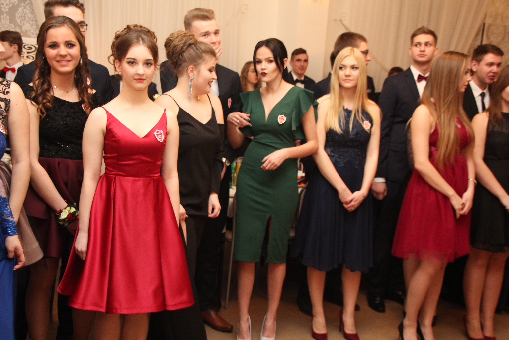 Studniówka Ogólniaka. Zobacz zdjęcia