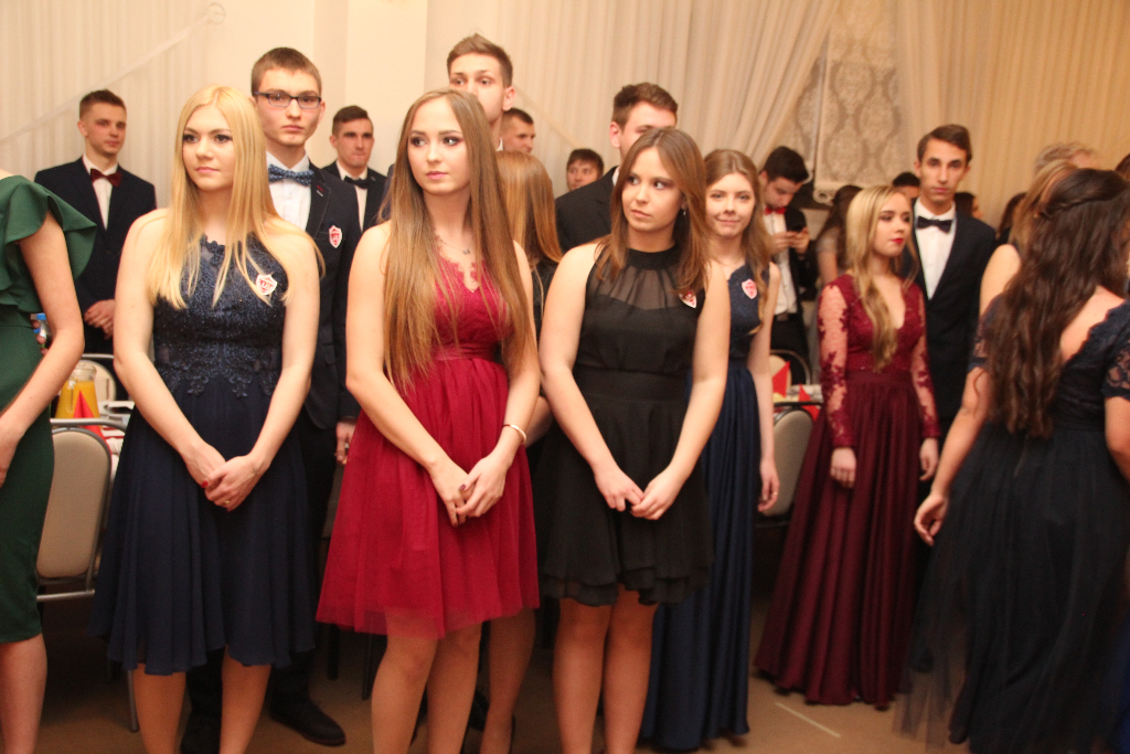 Studniówka Ogólniaka. Zobacz zdjęcia