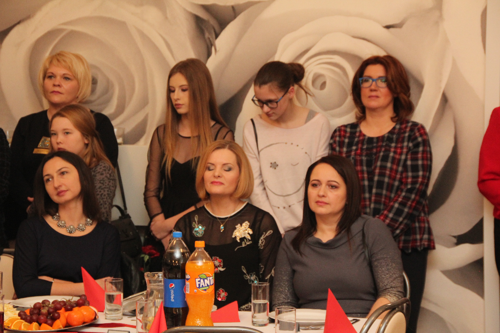 Studniówka Ogólniaka. Zobacz zdjęcia