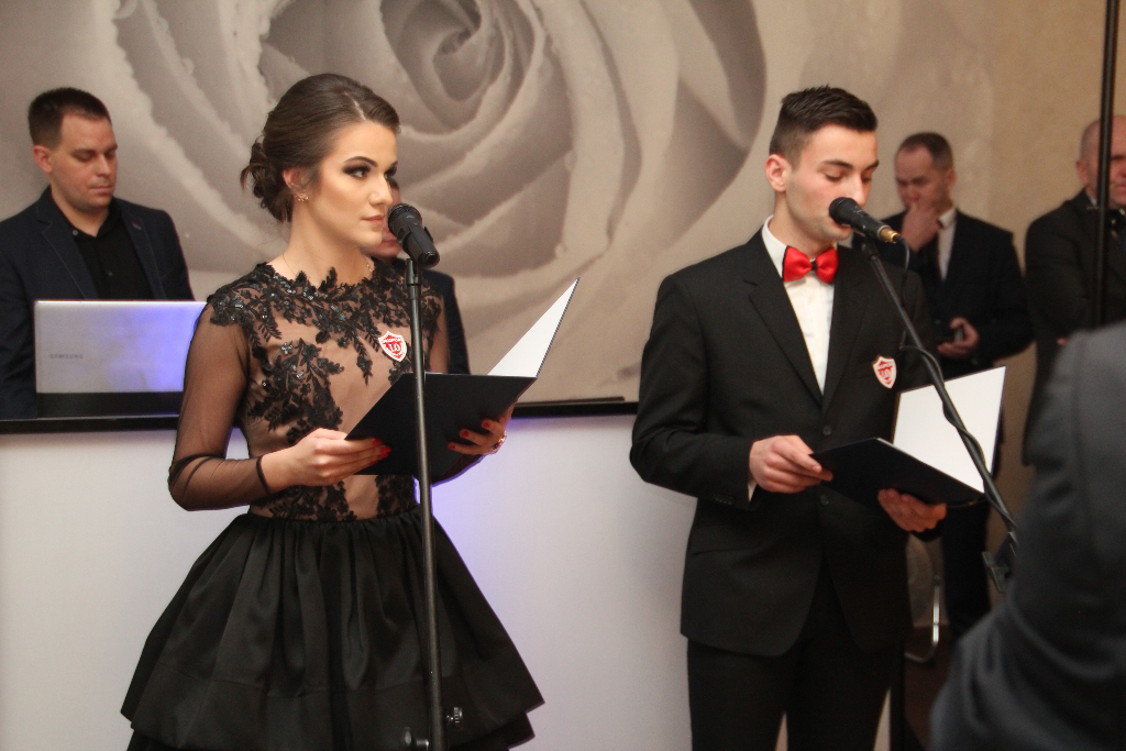 Studniówka Ogólniaka. Zobacz zdjęcia