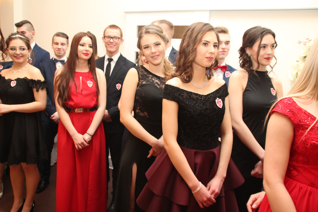 Studniówka Ogólniaka. Zobacz zdjęcia