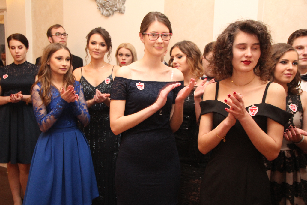 Studniówka Ogólniaka. Zobacz zdjęcia