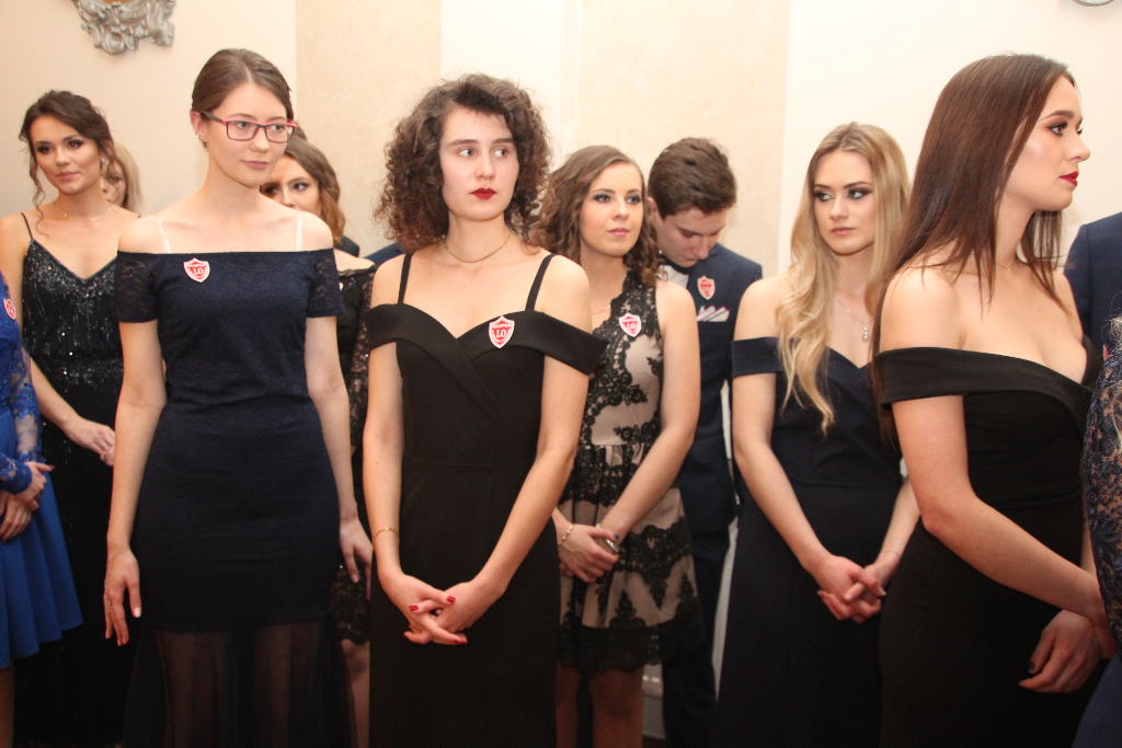 Studniówka Ogólniaka. Zobacz zdjęcia