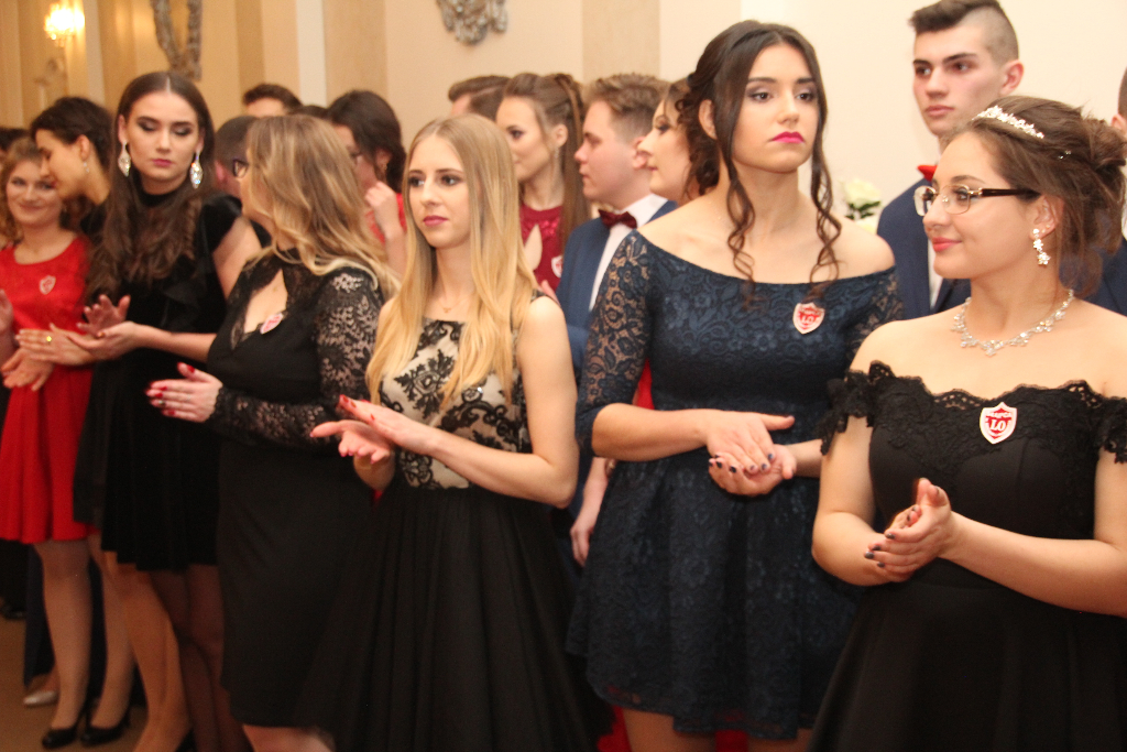 Studniówka Ogólniaka. Zobacz zdjęcia