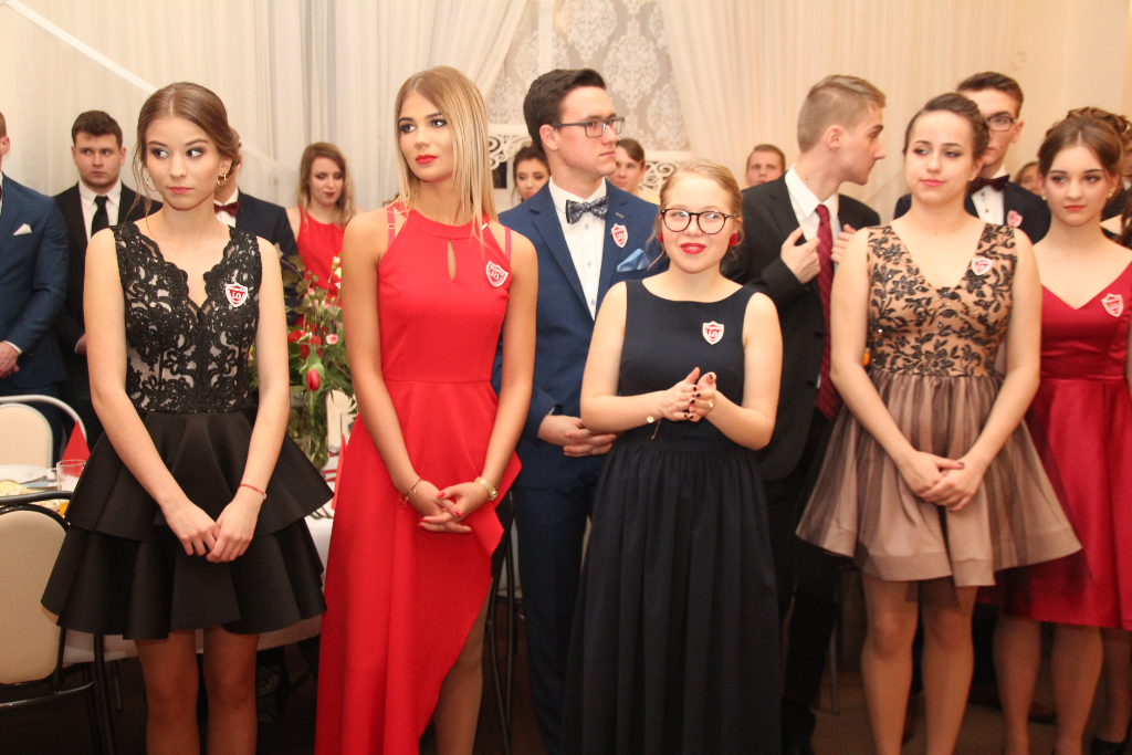 Studniówka Ogólniaka. Zobacz zdjęcia