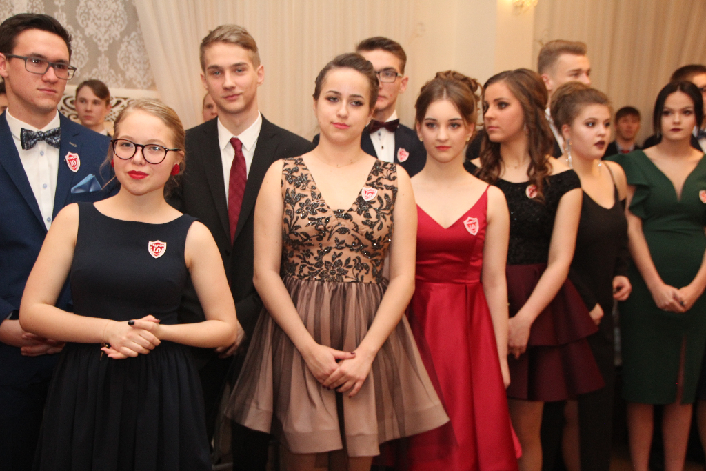 Studniówka Ogólniaka. Zobacz zdjęcia