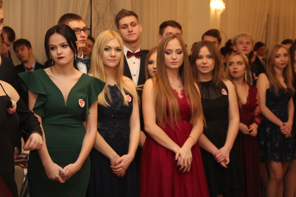 Studniówka Ogólniaka. Zobacz zdjęcia