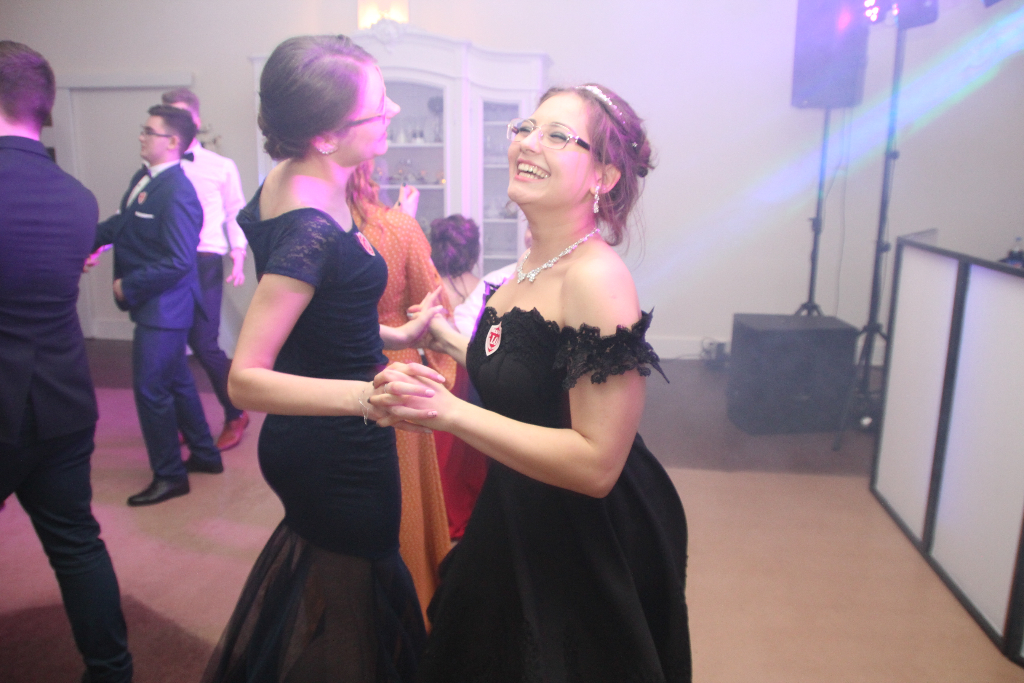 Tak maturzyści z LO szaleli na parkiecie FILM i ZDJĘCIA