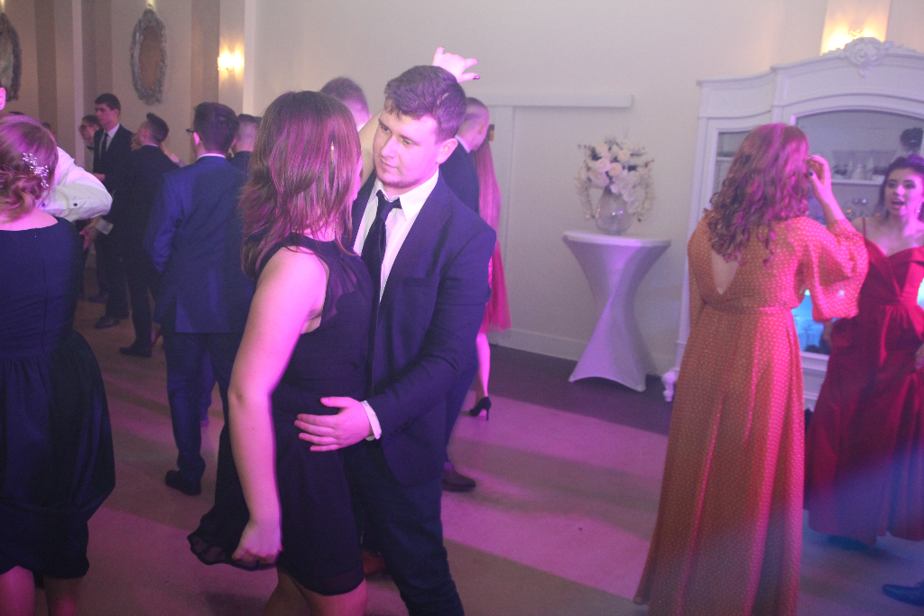 Tak maturzyści z LO szaleli na parkiecie FILM i ZDJĘCIA