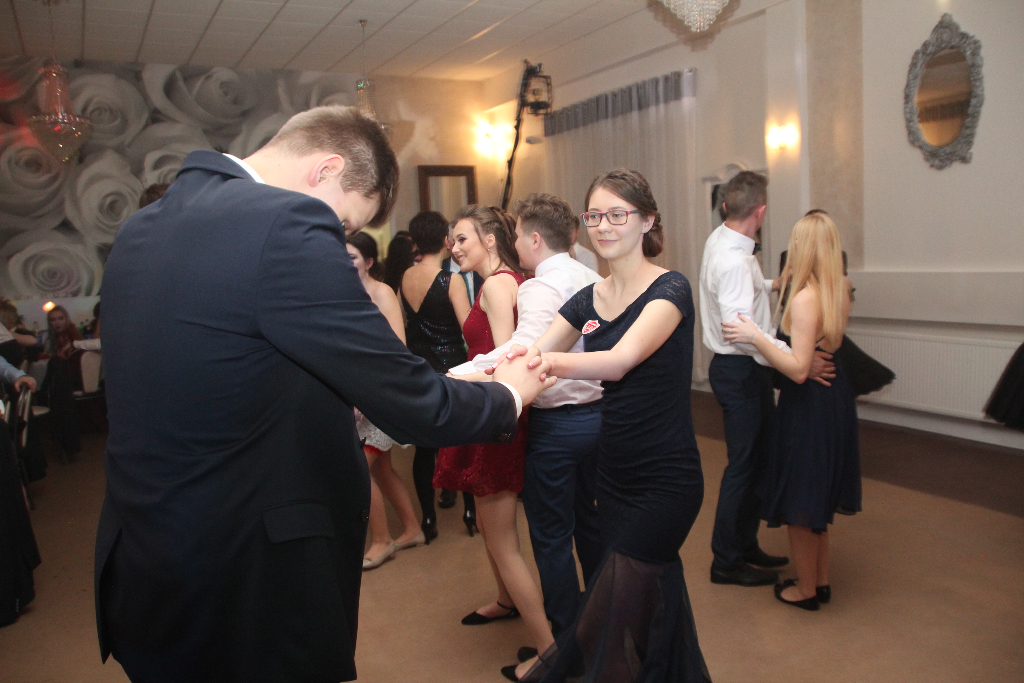 Tak maturzyści z LO szaleli na parkiecie FILM i ZDJĘCIA