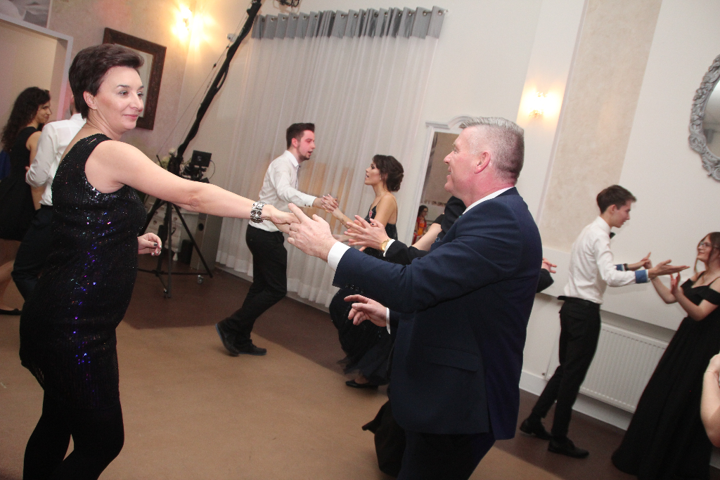 Tak maturzyści z LO szaleli na parkiecie FILM i ZDJĘCIA