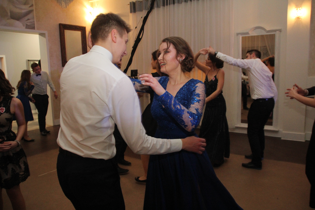 Tak maturzyści z LO szaleli na parkiecie FILM i ZDJĘCIA