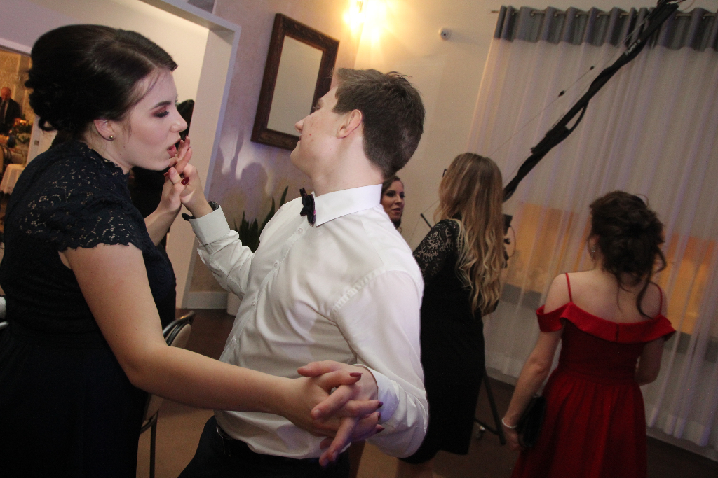 Tak maturzyści z LO szaleli na parkiecie FILM i ZDJĘCIA