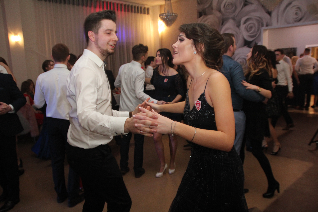 Tak maturzyści z LO szaleli na parkiecie FILM i ZDJĘCIA